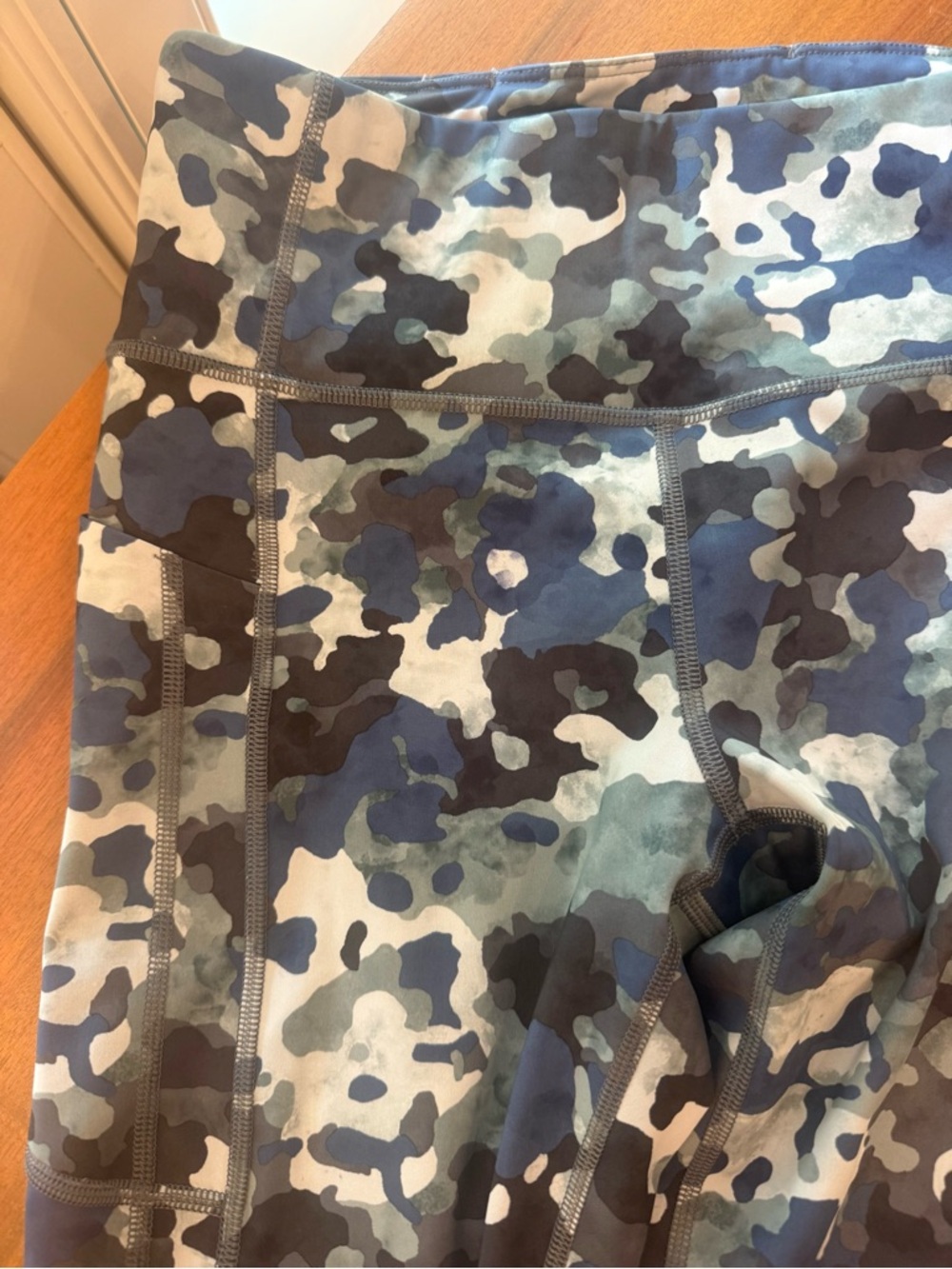 NWT Athleta Women’s 7/8 Stash Pocket Blue Camo Active Leggings, size Medium - Picture 3 of 6